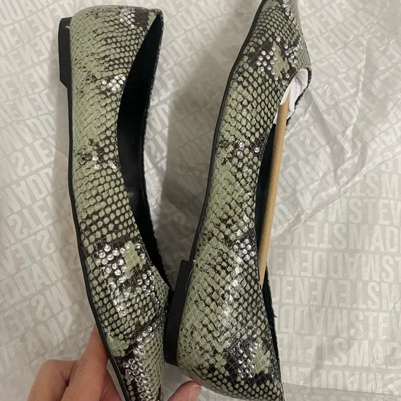 Steve Madden Green Snakeskin Women's flat pointed toe size 8.5 New no box.R14 - Picture 4 of 6